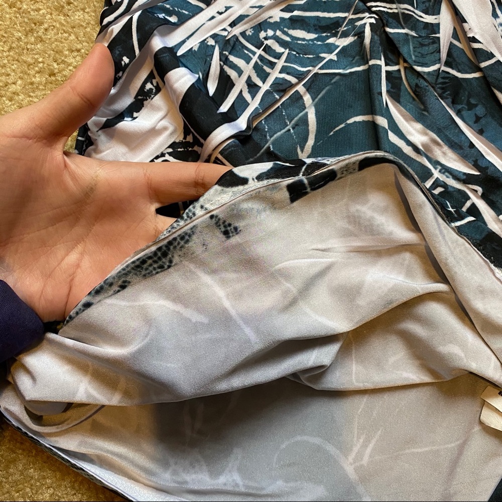 Patterned Wrap Top - Picture 11 of 11